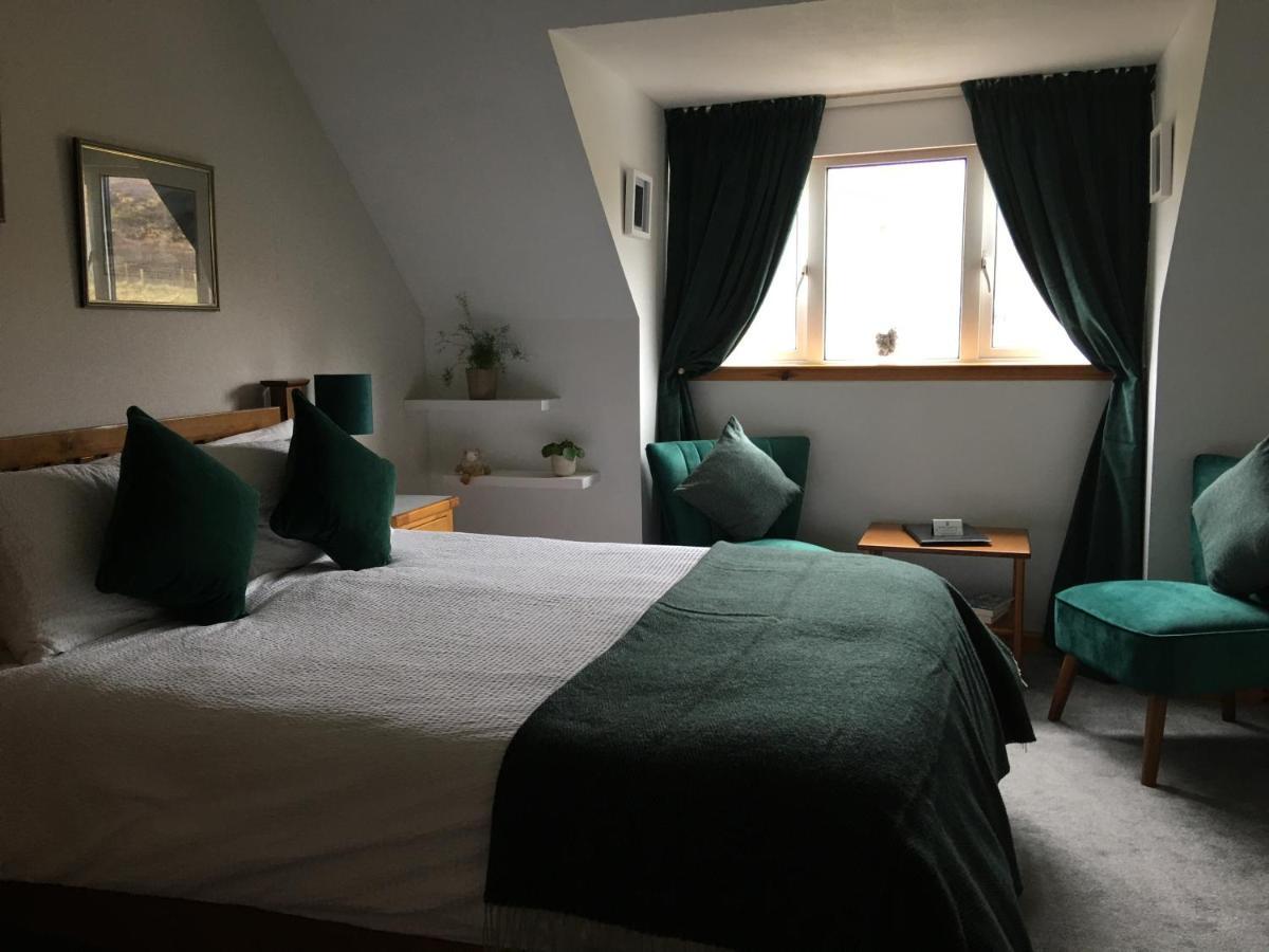 Taigh Pa Bed and Breakfast Uig  Buitenkant foto